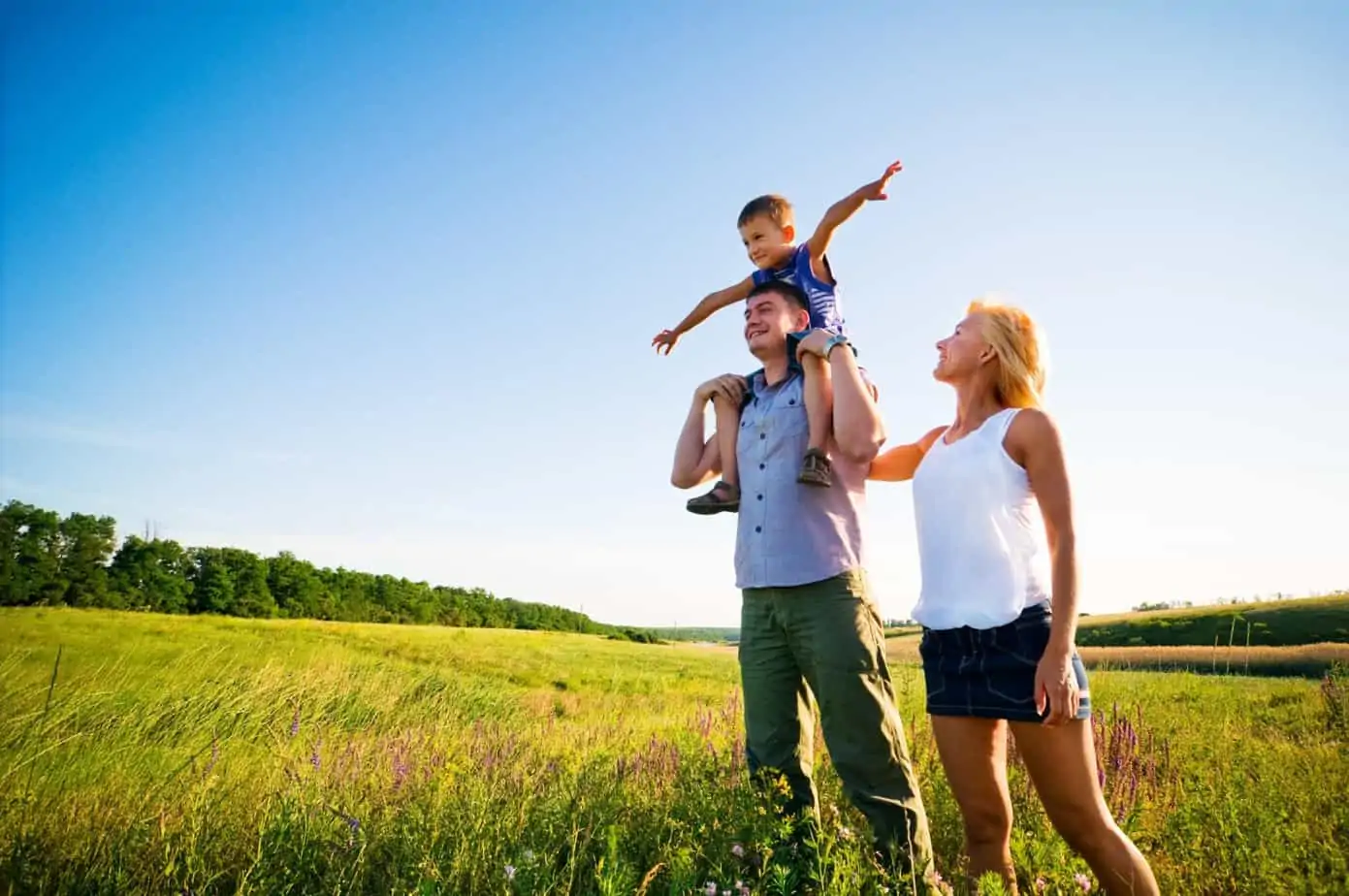 What does it take to create a positive home for your child - to feel safe, loved, heard and respected? Creating a positive environment for your kids is the one thing to affect your children their entire lives, especially if you want to raise happy kids. Tips on how to create a positive atmosphere at home.