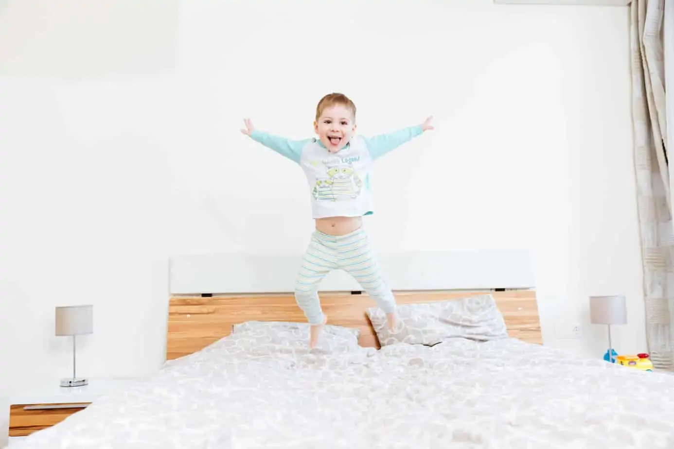 Are you exhausted trying to figure out toddler sleep problems? Toddler Sleep is complex and growth, development, family dynamics all play a part in how your toddler sleeps - good or bad. Solutions to help your toddler sleep again. Fix Waking Up in the Middle of the Night, Waking Up Early, Fighting Bedtime & Resisting Naps. Solutions to help your toddler sleep again.