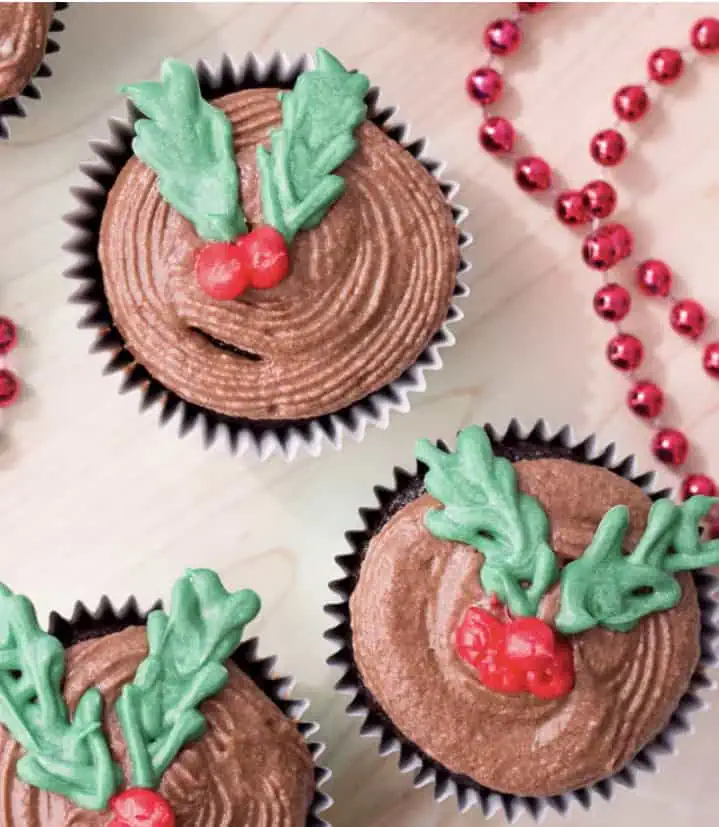 christmas holly cupcakes