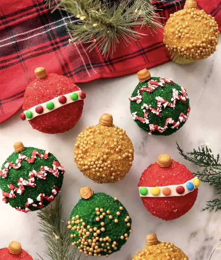 christmas ornament cupcakes