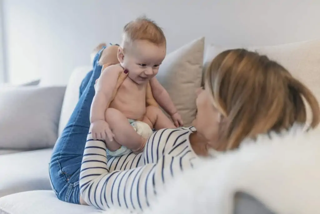Makeover Your Mornings: A Simple Routine to be a Happy Mom. This simple Stay at Home Mom Routine will make the days flow better and you a happy Mom again.