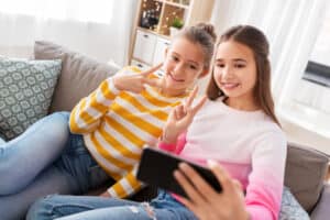 Tween & Teen Online Safety: Red Flags for Behavior & Mental Health